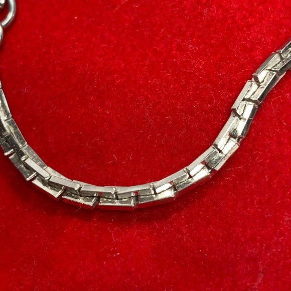 Vintage Sarah Coventry Signed 7-1/2" Stainless Bracelet. Preowned. (564) - Picture 3 of 4